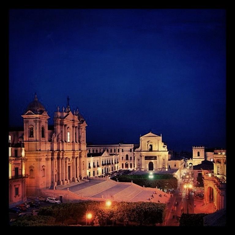 La Perla Di Noto Hotel Exterior foto