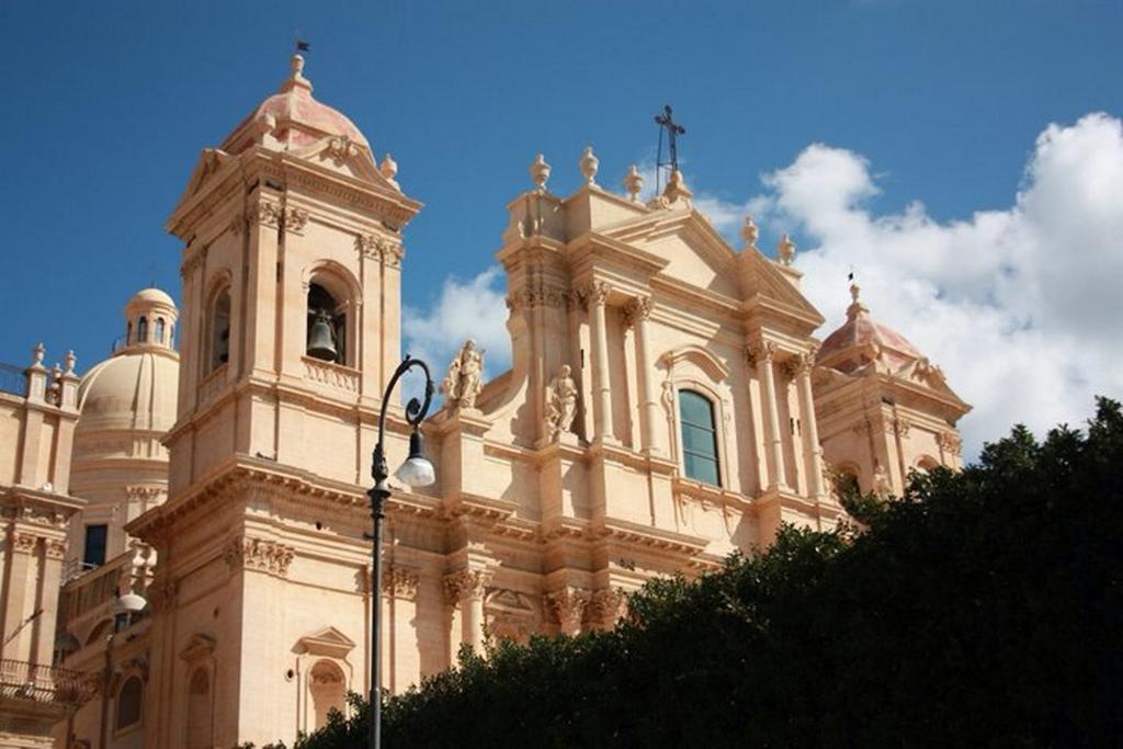 La Perla Di Noto Hotel Exterior foto